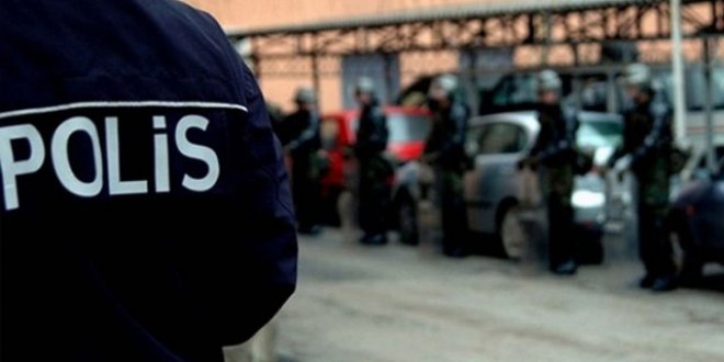 Diyarbakırç™da 130 polis görevden uzaklaştırıldı