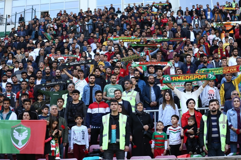 Amedspor kendini ateşe attı!