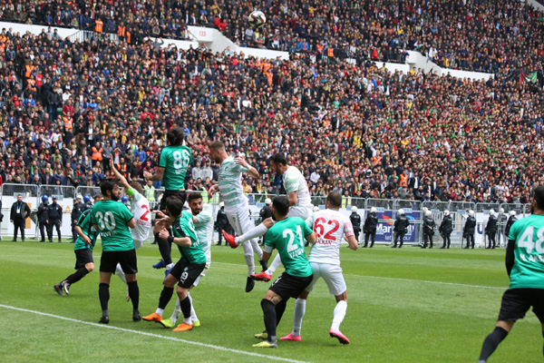 AMEDSPOR, KUPA İLE MORAL BULDU: 4-1