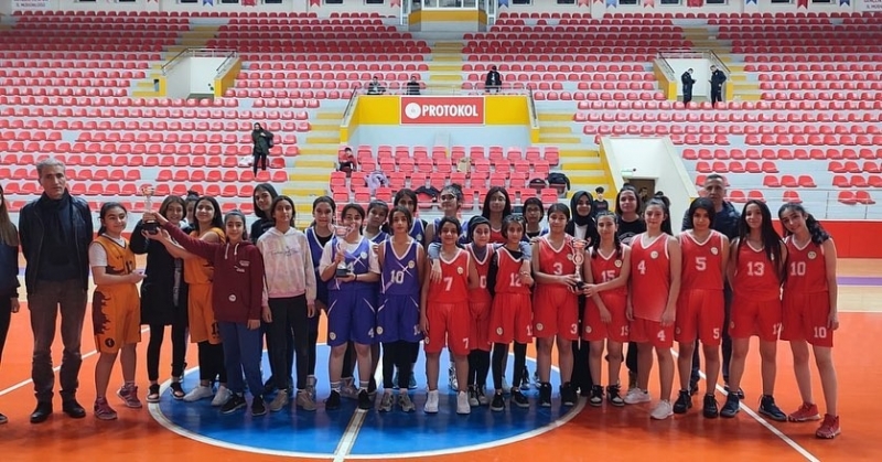 BAĞLAR BELEDİYESPOR BASKETBOLDA  DİYARBAKIR ŞAMPİYONU  