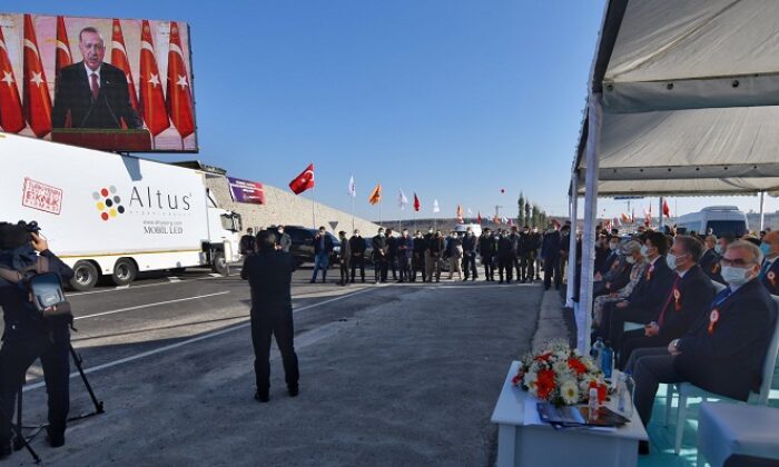 Diyarbakır Devegeçidi Köprüsü ve Bağlantı Yolları açılışı gerçekleştirildi