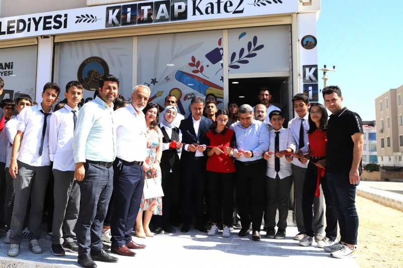 Diyarbakır Ergani’de “Kitap Kafe” açıldı