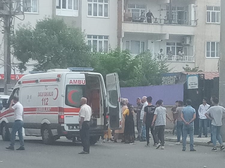 Diyarbakır’da aile kavgası: 1’i ağır 5 yaralı
