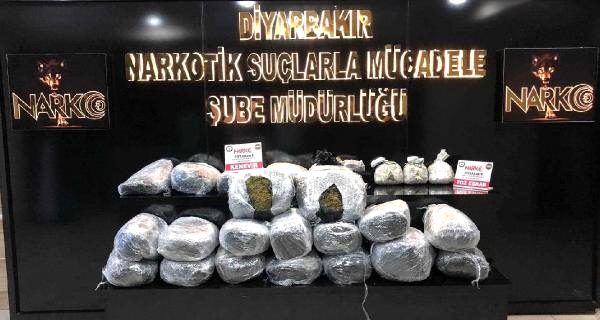 Diyarbakır'da bir ayda 1 tonun üzerinde uyuşturucu ele geçirildi