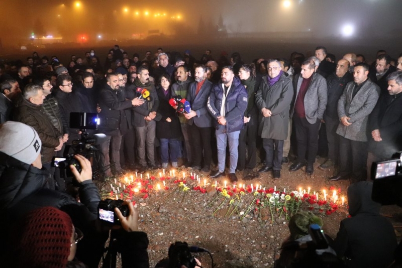Diyarbakır’da Depremde hayatını kaybedenler anıldı