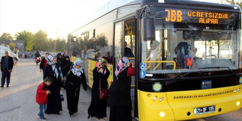 Diyarbakır'da Okulun ilk günü ulaşım ücretsiz