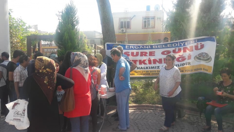 Ergani Belediyesi aşure etkinliği düzenledi