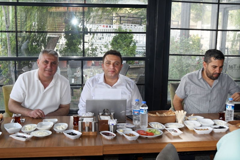 Ergani esnafı, kahvaltı programında buluştu