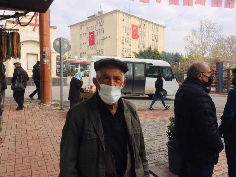 Ergani'de 65 yaş ve üzerindeki vatandaşlar tekrar dışarı çıktı