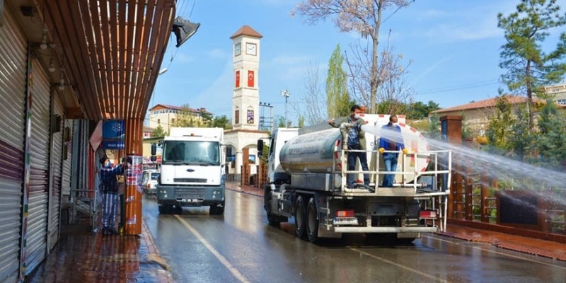 Ergani’de cadde ve sokaklarda korona temizliği
