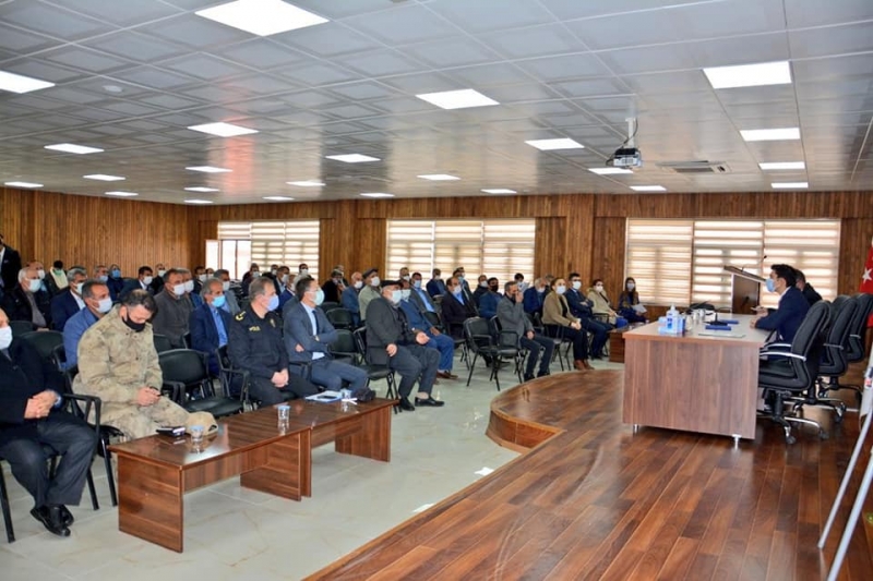 Ergani'de Muhtarlarla Pandemi Toplantısı Düzenlendi 