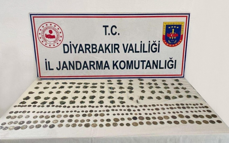 Ergani'de piyasa değeri 200 bin TL’lik Bin 119 adet sikke ele geçirildi