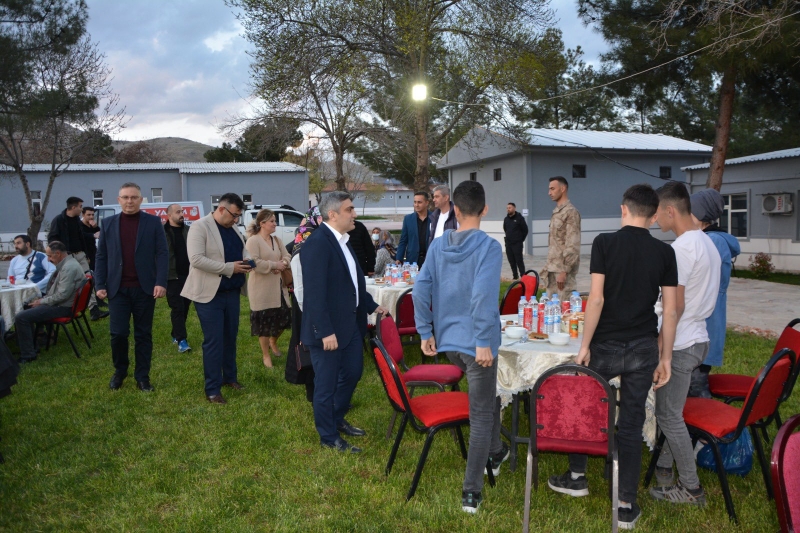 Ergani'de Şehit ve gazi ailelerine iftar 