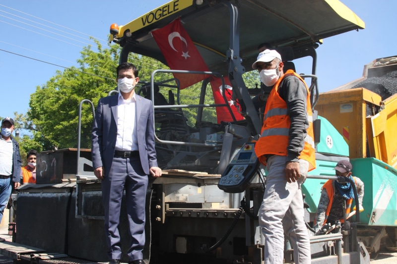 Ergani'de sıcak asfalt çalışması başlatıldı