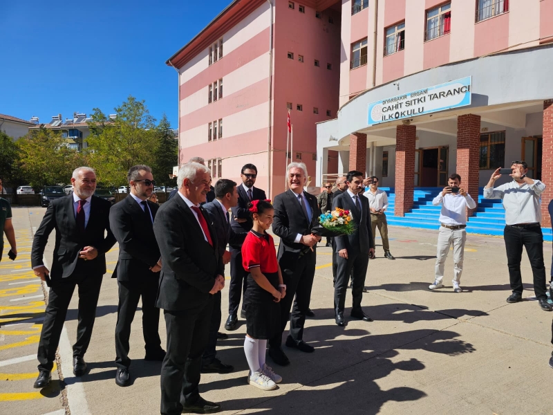 Ergani’de Tamer Karadağlı Salonu’nun açılışı yapıldı