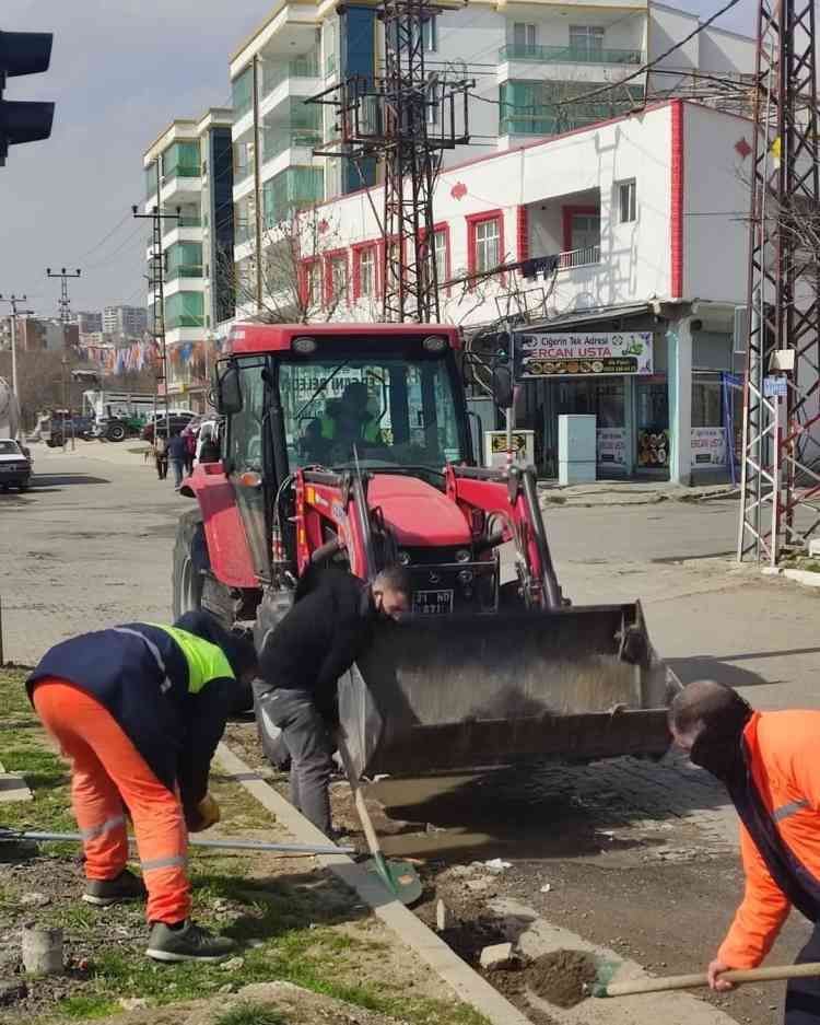 Ergani'de temizlik çalışmaları devam ediyor