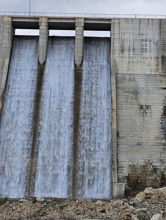 Ergani’deki Baraj Taştı