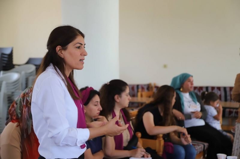 Eş Başkan Azak kadınlarla buluştu