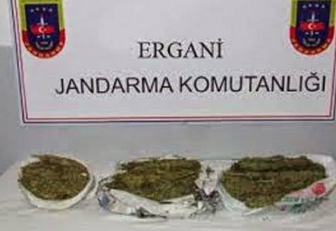 Ergani'de 14 kilogram esrar ele geçirildi