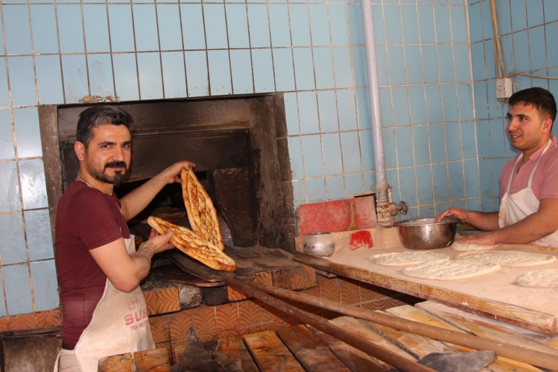 Fırıncıların ramazanda sıcakla imtihanı 