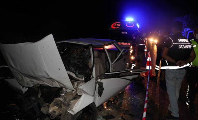 Gaziantep'te 4 aracın karıştığı zincirleme kaza: 4 ölü, 7 yaralı 