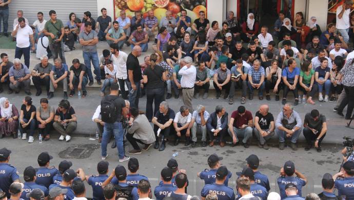 HDP Batman milletvekili Uca: Canımız pahasına meydanlarda olacağız