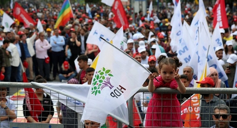 HDP'den kayyuma karşı ücretsiz ulaşım eylemi