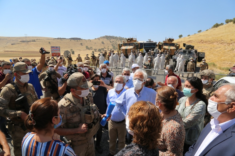 HDP’li vekiller, karantinaya alınan köye alınmadı 