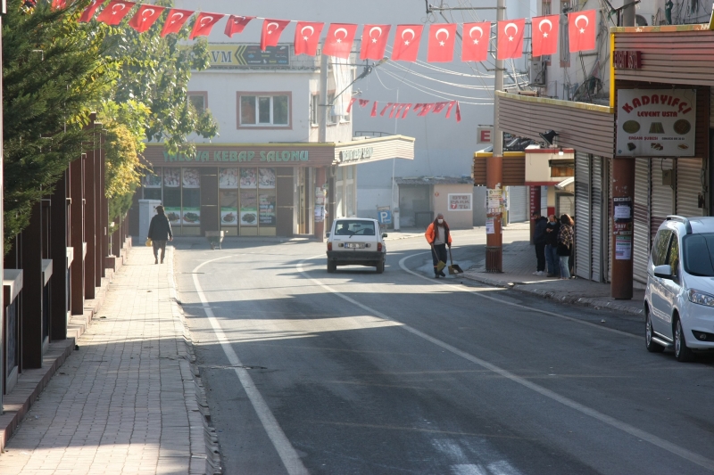 Kısıtlama geldi, cadde ve sokaklar sessizliğe büründü