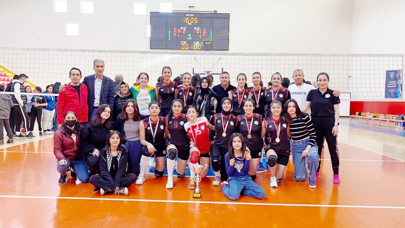 KIZ VOLEYBOL TAKIMI DİYARBAKIR ŞAMPİYONU  