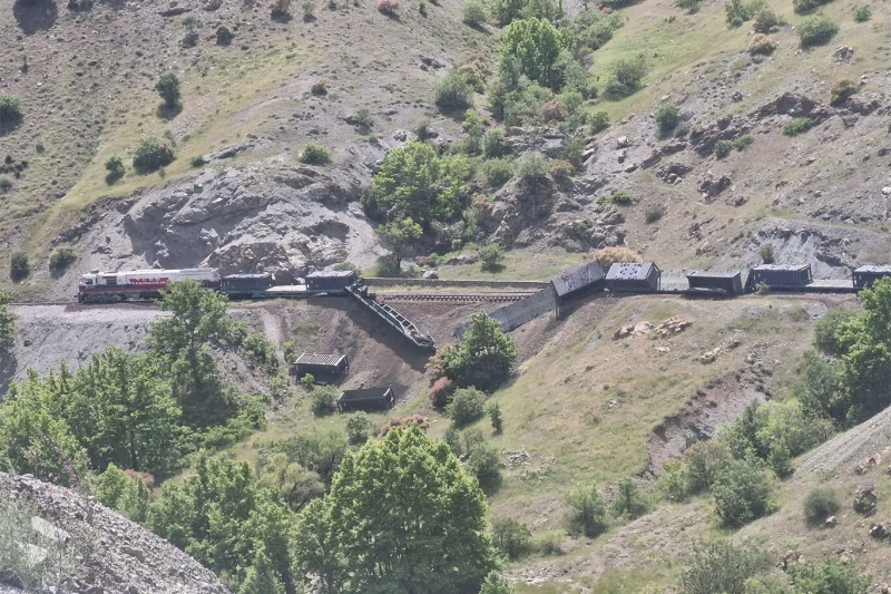 Maden-Ergani tren seferinde vagonlar raydan çıktı