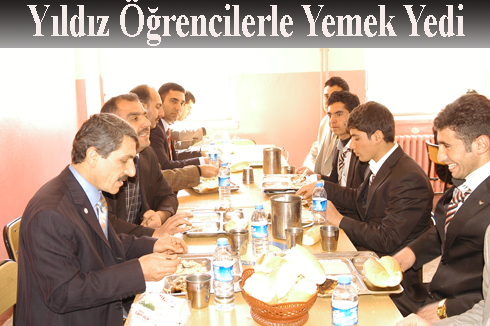 Yıldız A–ğrencilerle Yemek Yedi