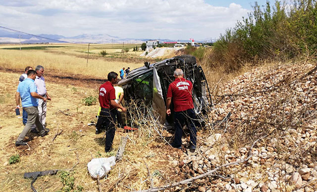 Otomobil şarampole yuvarlandı: 1 ölü, 1 yaralı