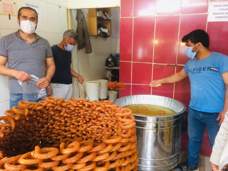 Ramazan ayının vazgeçilmez tadı halka tatlı 