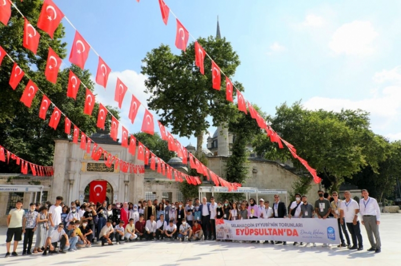 Selahattin Eyyubi’nin torunları Eyüpsultan’da 