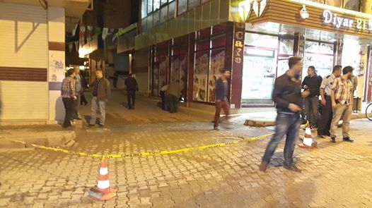 Ergani'de AK Parti Seçim Bürosu Yakınına Ses Bombası Atıldı