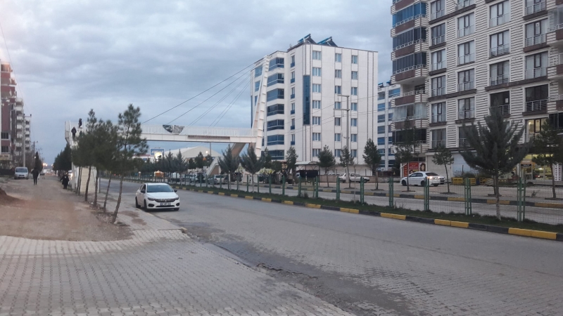 Üst geçit var kullanan yok