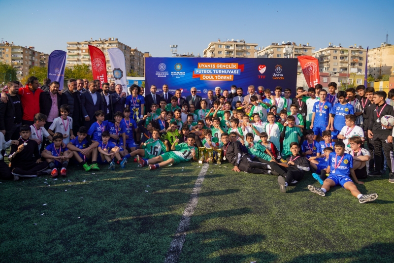 Uyanış Gençlik Futbol Turnuvasının finali yapıldı