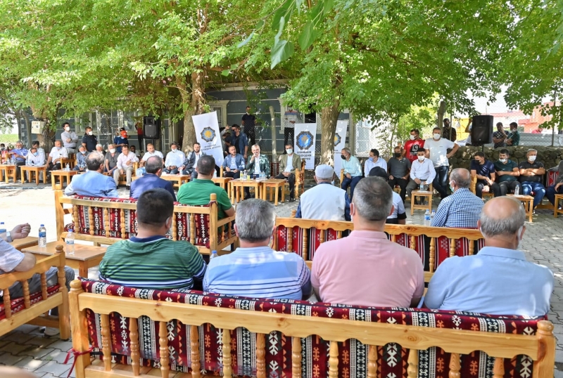 Vali Karaloğlu, Güzelköy’de vatandaşlarla bir araya geldi 