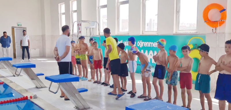 Yarı Olimpik Kapalı Yüzme Havuzu Faaliyete Girdi