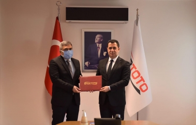 10 halı saha ve yarı olimpik yüzme havuzu yapılacak