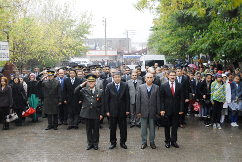 Atatürk Saygıyla Anıldı