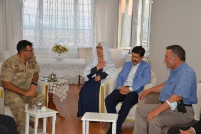 Abdulselam Öztürk şehit aileleri ve gazileri ziyaret etti