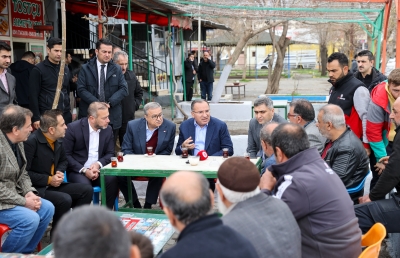 Adalet Bakanı Bozdağ, Ergani’de selden etkilenen esnafı ziyaret etti