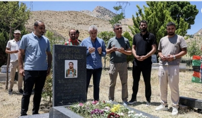 Amedspor, Özer'in kabrini ziyaret etti