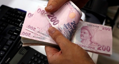 Antalya'da bir hayırsever bakkaldaki tüm borçları ödedi