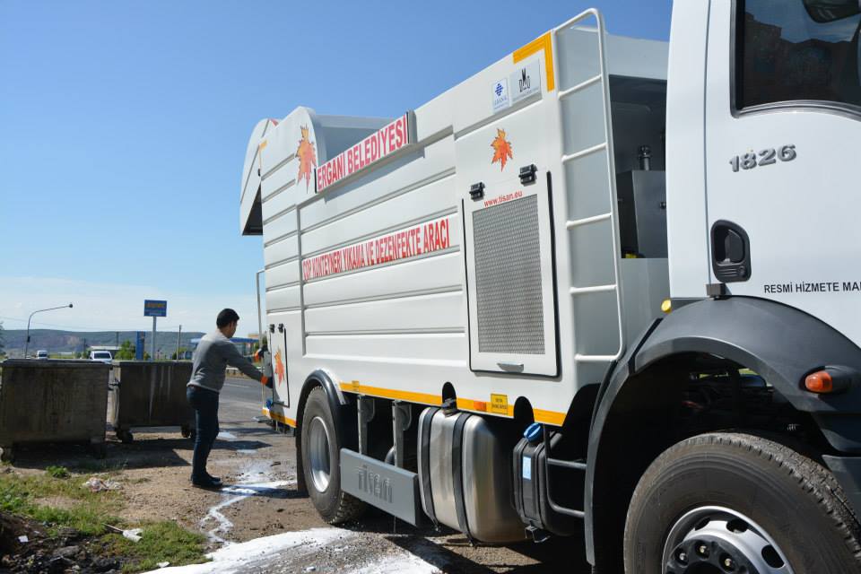 BELEDiYE A‡A–P KONTEYNER YIKAMA ARACI ALDI