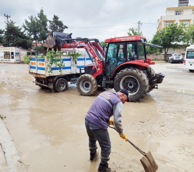 Aşırı Sağanak Yağışın Ardından Temizlik Çalışmaları Başladı