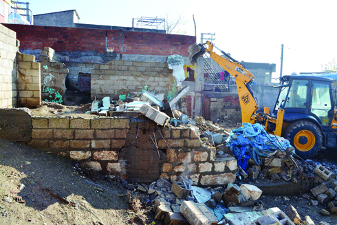 METRUK BiNALAR YIKILDI