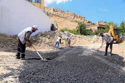 Belediyenin yol onarım çalışması sürüyor